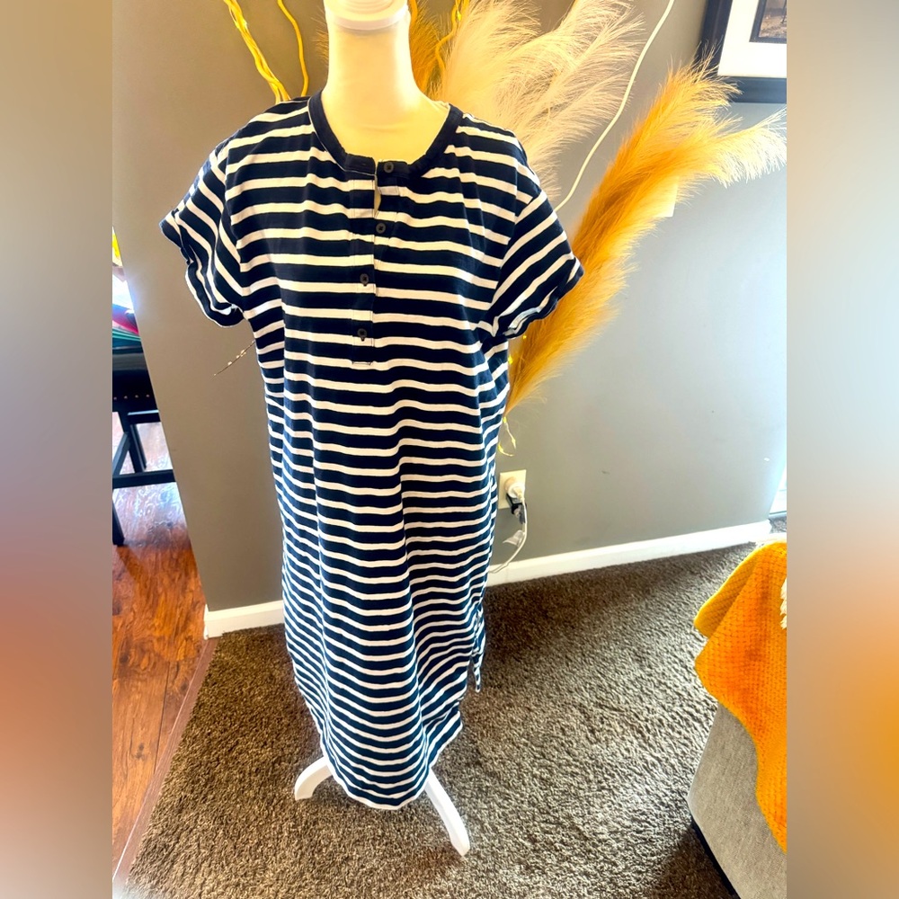 OLD NAVY MIDI DRESS SIZE XL. BUST 40.